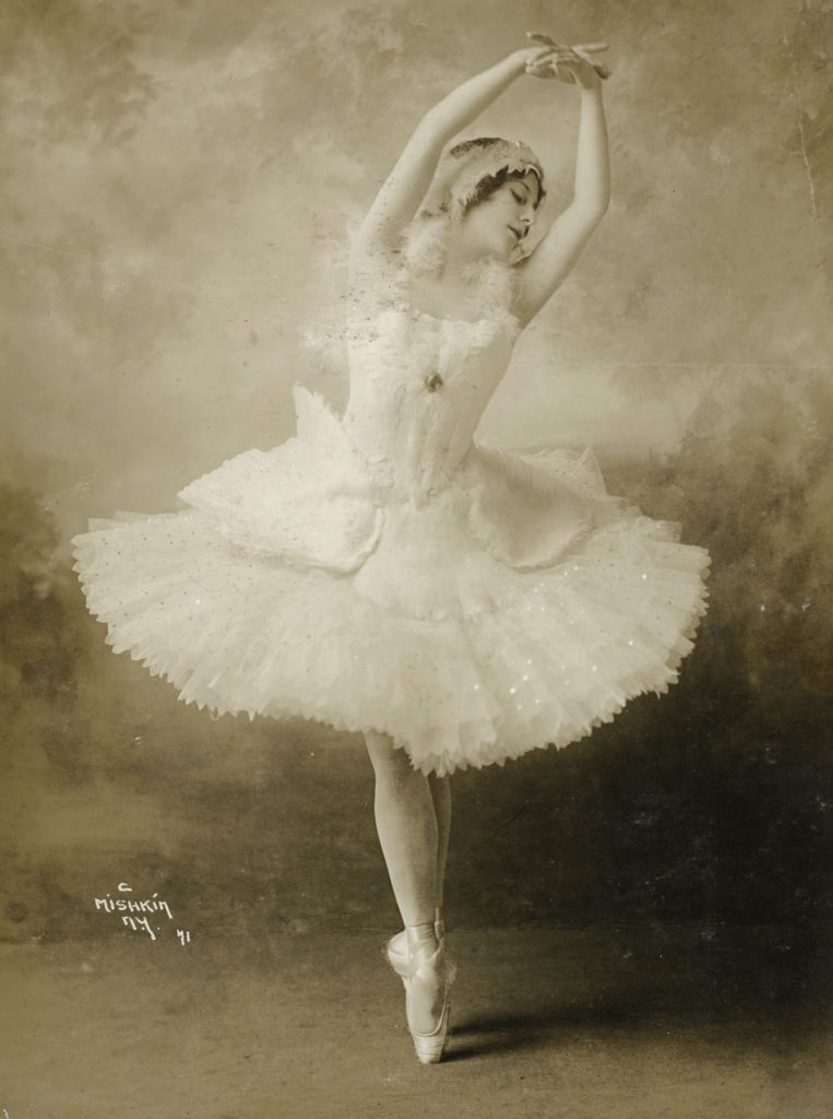 Anna Pávlova con el traje del cisne moribundo, década de 1910